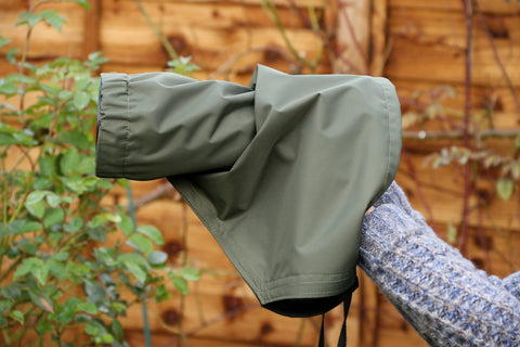 Waterproof Camera/Lens Rain Cover for Sigma 18 - 300mm 1:3.5 - 6.3 DC 072 in Olive green, Black colours